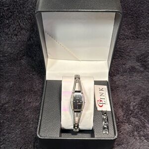 Women’s Guess Stainless Steel Watch in Silver, bracelet band with crystals, 19mm